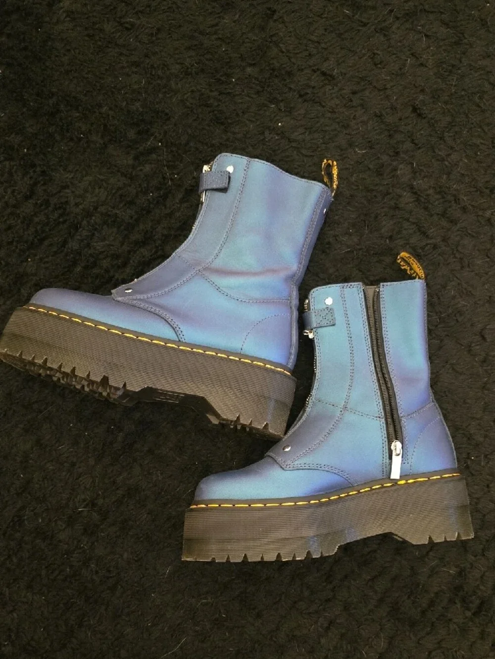 Dr. Martens stylish blue